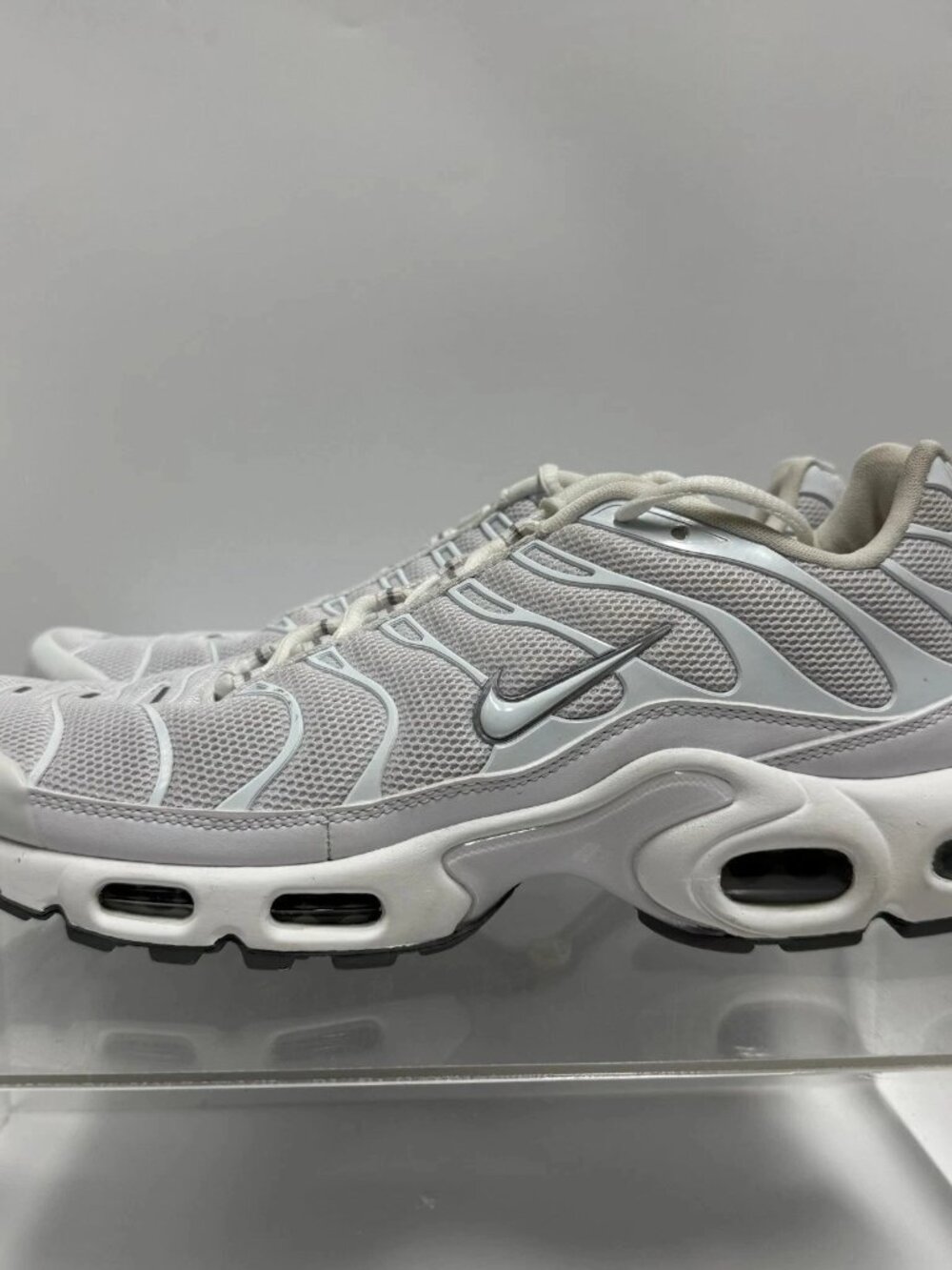 Nike Air Max Plus Triple White Sneakers Men’s Size 9.5 604133-139